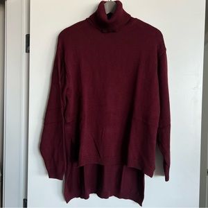 NWOT Emma Knudsen Hunter Hi-Lo Turtleneck - Cranberry - Size Small